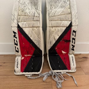 31" CCM Extreme Flex 5.9 Goalie Leg Pads (Used)