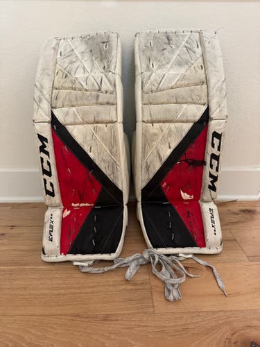 31" CCM Extreme Flex 5.9 Goalie Leg Pads (Used)