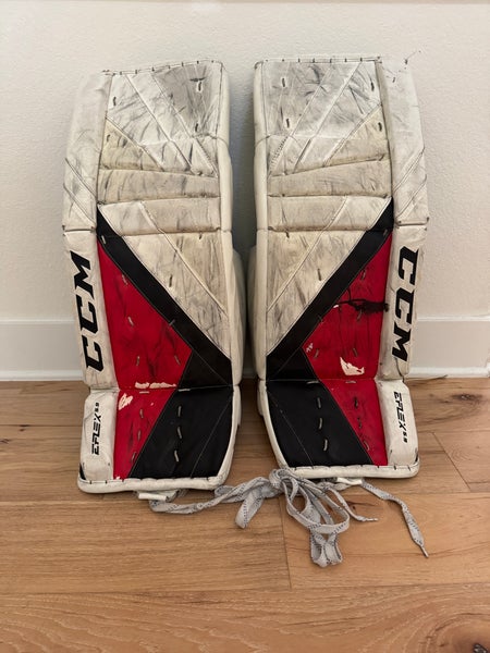 31" CCM Extreme Flex 5.9 Goalie Leg Pads (Used)