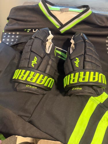 Dalla stars neon blackout Warrior AX1 Pro Gloves 14" Pro Stock (Used)