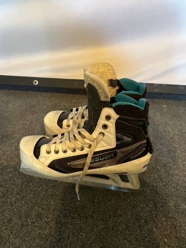 Bauer Supreme 7000 Hockey Goalie Skates 9.5 (Used)