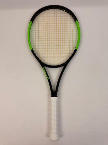 Wilson Blade 104 V6, 4 1/4 Very Good Condition