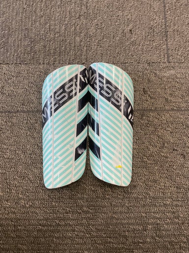 Used Adidas Soccer Shin Guards Junior White SM 11614-S000222449
