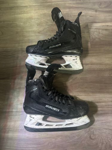 Bauer Supreme Matrix Hockey Skates Size 5.5 (Used)