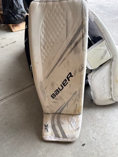Large Bauer Vapor 2X Pro Goalie Leg Pads (Used)