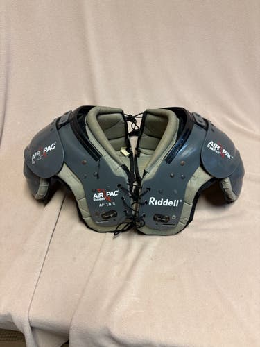 Small Youth Riddell Air pac Shoulder Pads (Used)