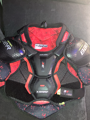 Men's Medium Intermediate Bauer Vapor 3X Shoulder Pads