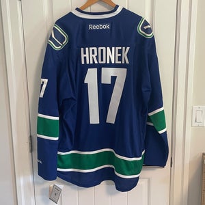 BNWT Authentic Reebok Vancouver Canucks Filip Hronek Blue Jersey Size XXL 2XL
