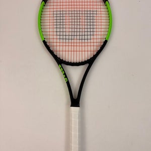 Wilson Blade 104 V6, 4 1/4 Very Good Condition