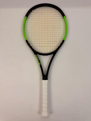 Wilson Blade 104 V6, 4 1/4 Excellent 9/10