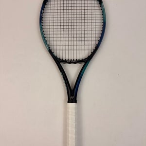 Yonex Ezone 98 Tour 2022, 4 1/4 Very Good Condition