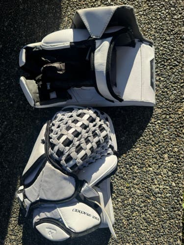 WHL GAME WORN HYPERLITE2 34+1 + 580 GLOVE & SHADOW BLOCKER
