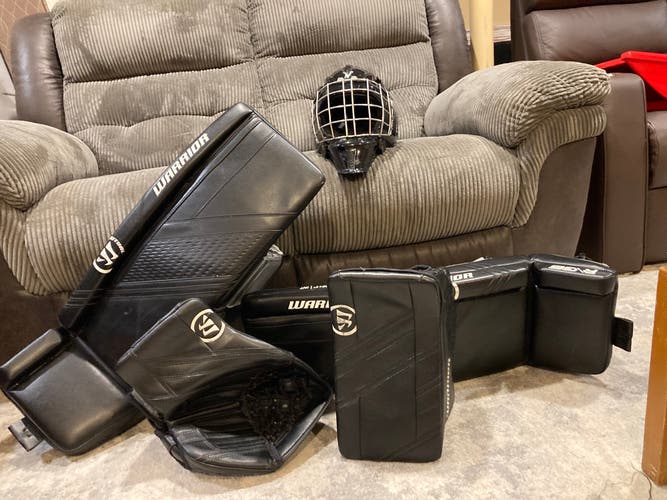 Warrior goalie set with Victory helmet