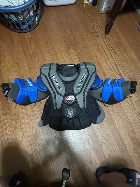 Medium Vaughn V10 Junior M/L Goalie Chest Protector (Used)