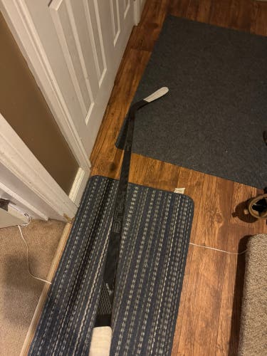 Senior True Project X Smoke Right Handed Hockey Stick T92 (Used)