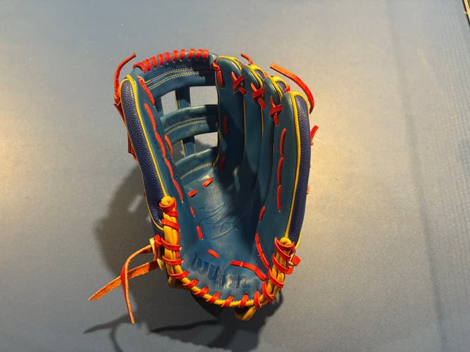 2023 Wilson A2K RH Outfield Baseball Glove 12.5" (New)