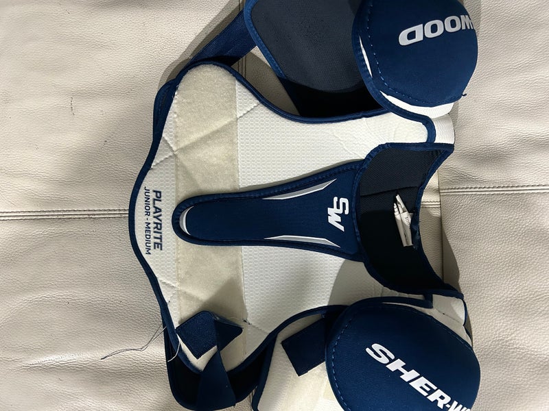 Medium Junior Sher-Wood Shoulder Pads (Used)