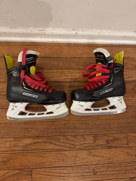 Bauer Supreme S27 Hockey Skates Regular Width Size 2 (Used)