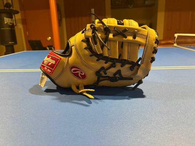 Rawlings Baseball Glove