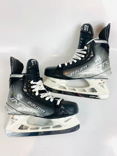Evander Kane Bauer Vapor Hyperlite Hockey Skates Regular Width Pro Stock 10 (New)