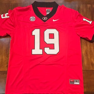 Nike Georgia Bulldogs #19 Brock Bowers Red Jersey. Adult Large—NWT