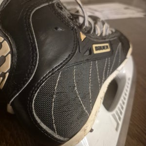 Bauer Supreme 7000 Hockey Skates Extra Wide Width Size 5.5 (Used)