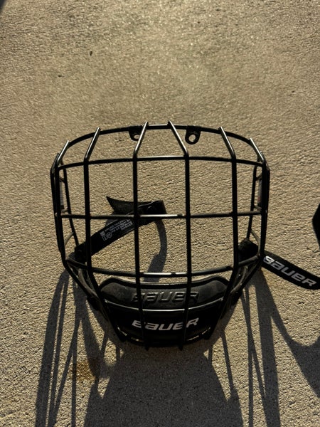 Medium Bauer Profile II Cage