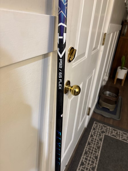 Bauer Vapor FlyLite Right Handed Hockey Stick P92 (Used)