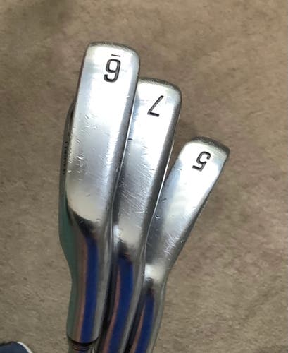 Men's 2015 XXIO Forged Right Handed Iron Set Stiff Flex Graphite Shaft (Used)