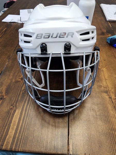 Small Bauer Re-Akt 100 Helmet (Used)
