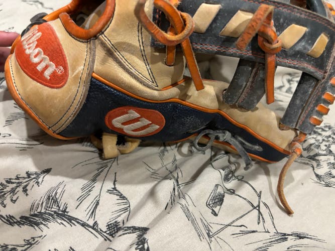 2019 Wilson A2000 RH Infield Baseball Glove 11.5" (Used)