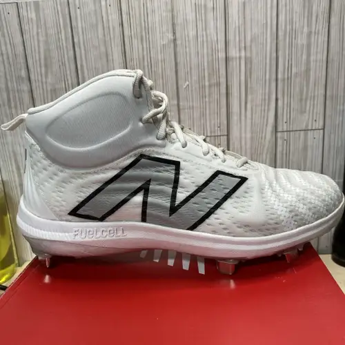 New Balance Unisex FuelCell 4040v7 Mid Metal Baseball Cleat Men’s Size 8 or Women's Size 9.5