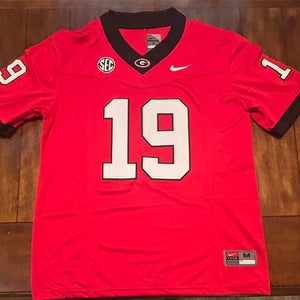 Nike Georgia Bulldogs #19 Brock Bowers Red Jersey. Adult Medium —NWT