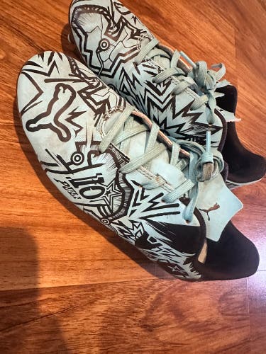 Blue Kids 5.5Y (Big Kids / Youth) Puma Cleats (Used)