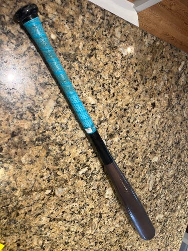 Victus Tatis Maple Bat other 30" (Used)