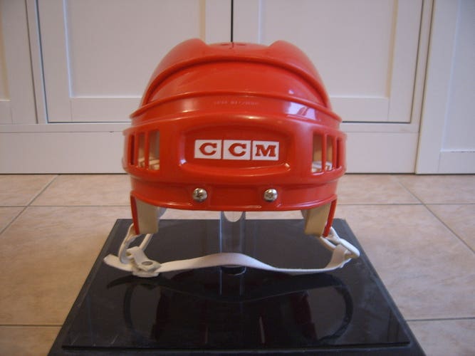 Excellent Condition Pro Stock CCM HT2 Senior Hockey Helmet Medium-Large Red