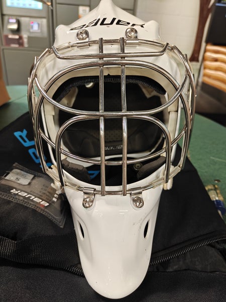 Senior 2022 Small Bauer 940 Goalie Mask (Used)