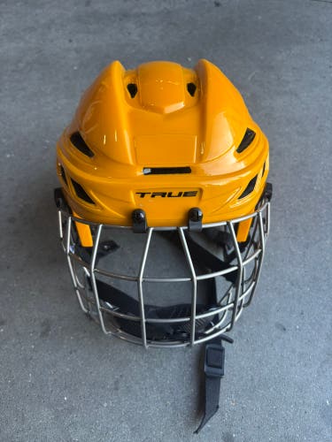 Small True Dynamic 9 Helmet (Used)