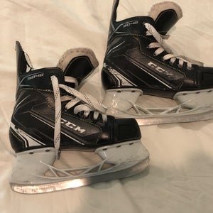 CCM 9040 Hockey Skates Regular Width 13 (Used)