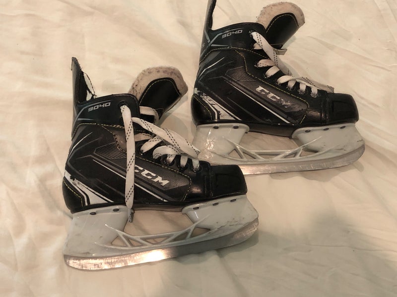 CCM 9040 Hockey Skates Regular Width 13 (Used)