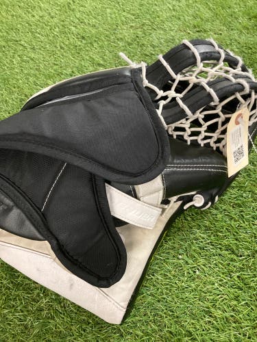 Black Intermediate Bauer X5 Pro Goalie Gloves & Blockers Regular (Used)