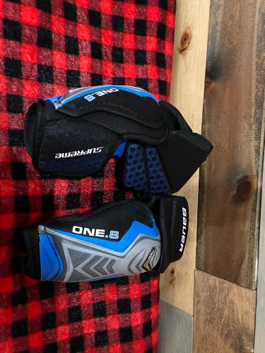 Senior Medium Bauer Supreme One.8 Elbow Pads (Used)