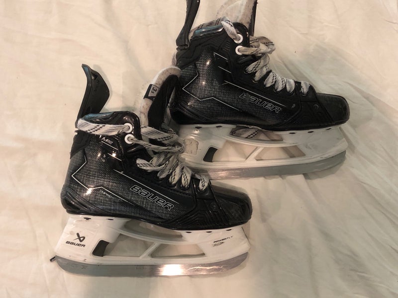 2024 Bauer Supreme M50 Pro Hockey Skates Regular Width Size 3.5 (Used)