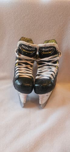 Bauer Supreme M4 Hockey Skates Junior Size 2 (Used)