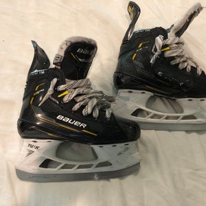 Bauer Supreme M5 Pro Hockey Skates Regular Width Size 1.5 (Used)