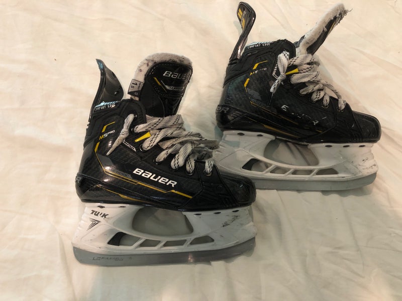 Bauer Supreme M5 Pro Hockey Skates Regular Width Size 1.5 (Used)