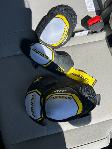 Junior Small Bauer Supreme ignite pro Elbow Pads (Used)