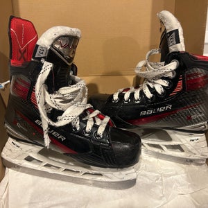 Bauer Vapor X5 Pro Hockey Skates Regular Width 13.5 (Used)