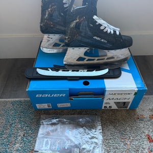 Bauer Supreme Mach Hockey Skates Size 5.5 (Used)