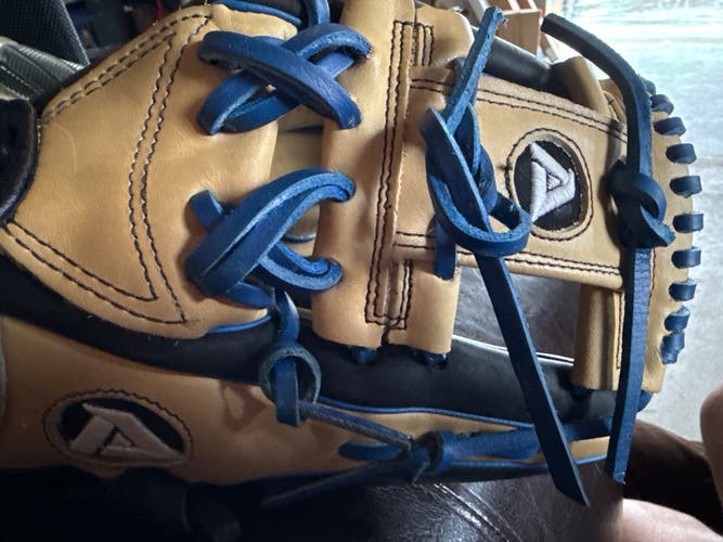 2024 Akadema RH Infield Baseball Glove 11.5" (New)